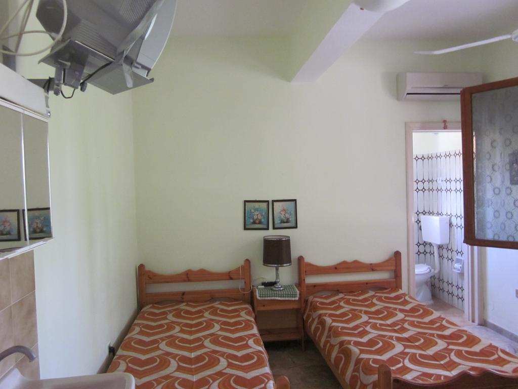 Tina Rooms Gialtra Pokoj fotografie