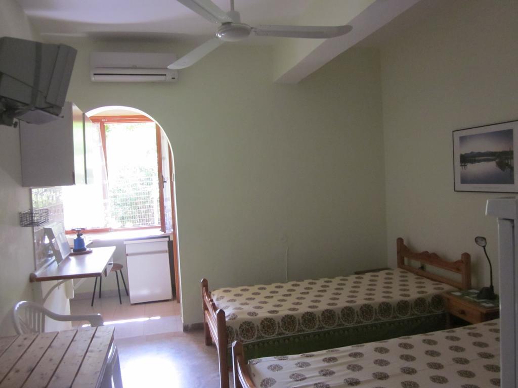 Tina Rooms Gialtra Pokoj fotografie
