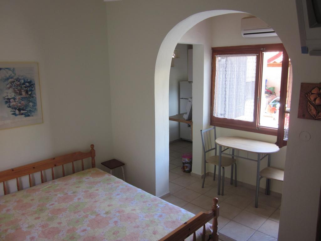 Tina Rooms Gialtra Pokoj fotografie